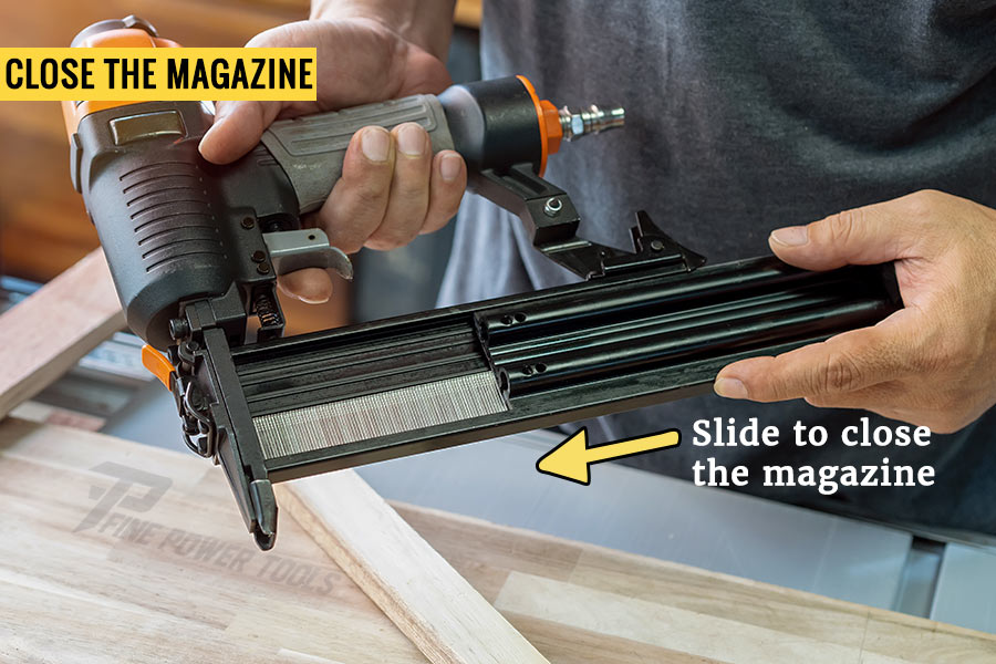 Closing the Nail gun magazine